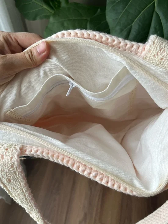 Crocheted Cat Face Tote Bag in Soft Pink with Multicolor Accents - Picture 4 of 5